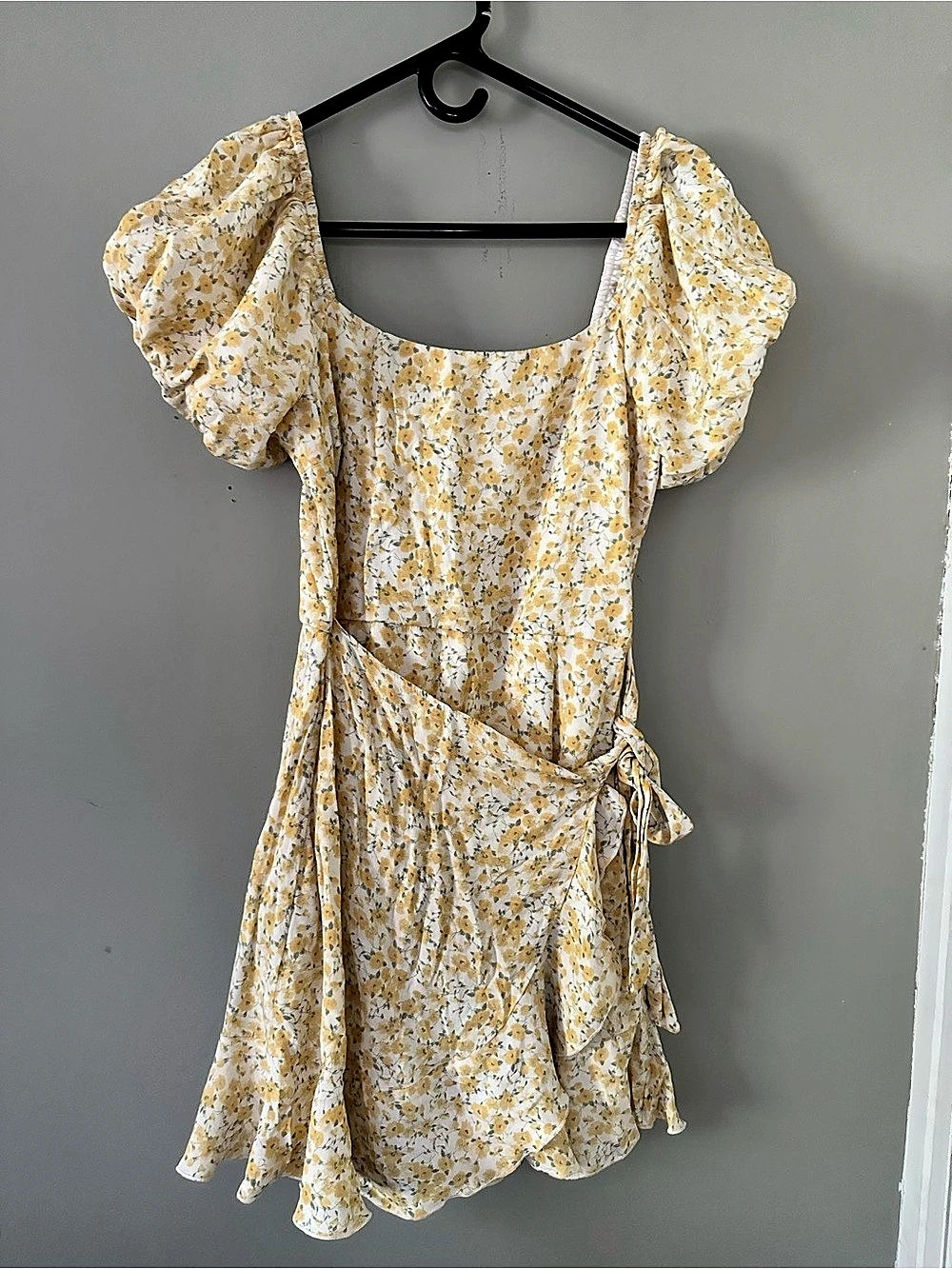 Trixxi Floral-Print Puff-Sleeve Faux-Wrap Dress Yellow & White Small